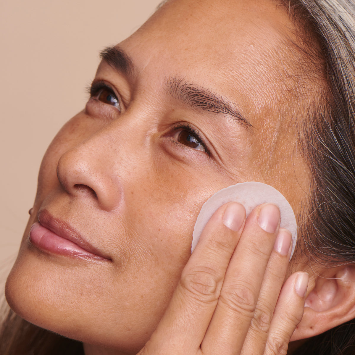 Even Smoother™ Glycolic Retinol Resurfacing Peel Pads - Відновлюючі диски для обличчя з ретинолом та гліколевою кислотою Peter Thomas Roth