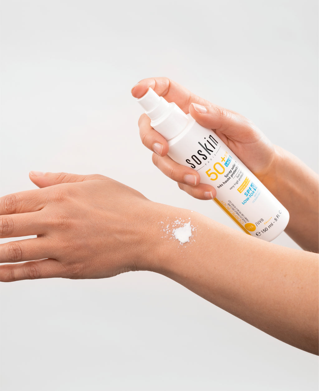 Сонцезахисний спрей з дуже високим ступенем захисту SPF50+ / Sun spray Low-Tox